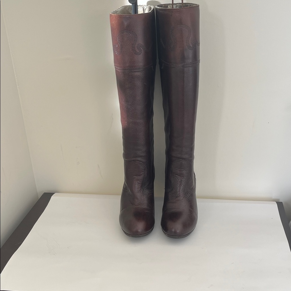 Genuine Leather Western Cow Girl Style Tall Boots with discreet stitching.